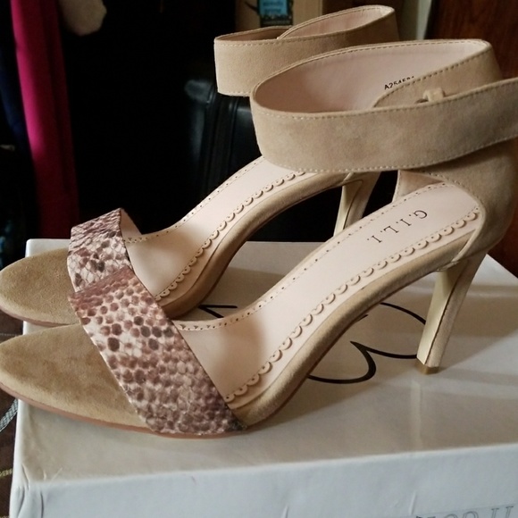Shoes - Picture 3 of 6
