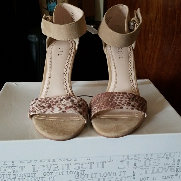 Shoes - Picture 6 of 6