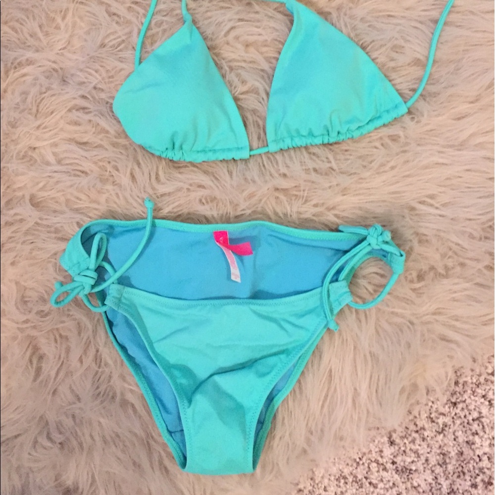 Blue VS bikini