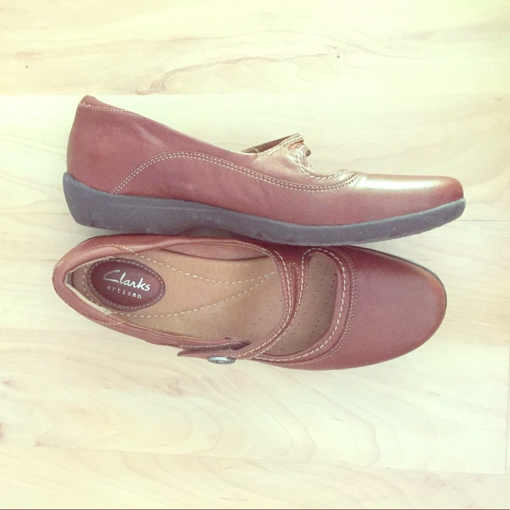 Clarks brown leather Mary Janes 9