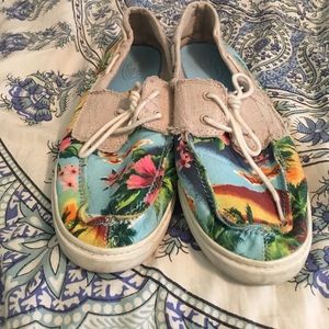 Sanuks tropical sail away shoes; blue Hawaiian