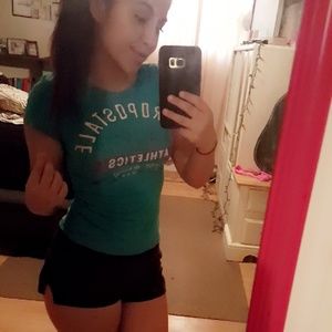 Meet your Posher, Andrea