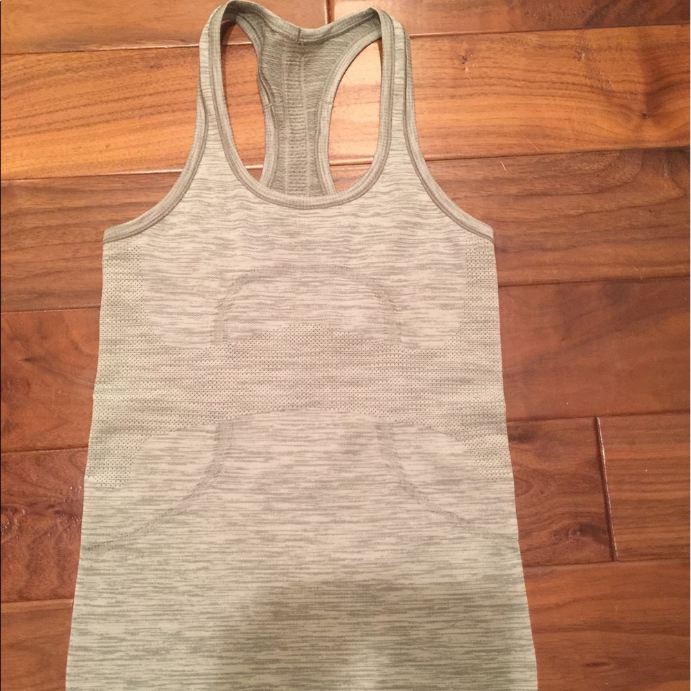 Lululemon Heathered Army Green Swiftly Size 6 Tank - image 1