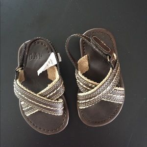 Boys Gap brown sandals. Size 6 toddler
