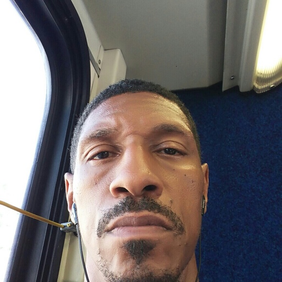 Meet your Posher, Chris - Picture 1 of 1