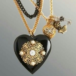 Juicy couture black heart necklas