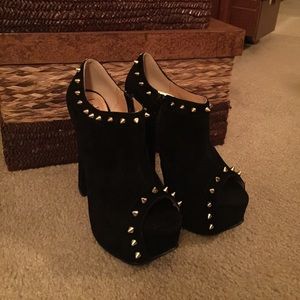 "Mighty Miss" platform heel