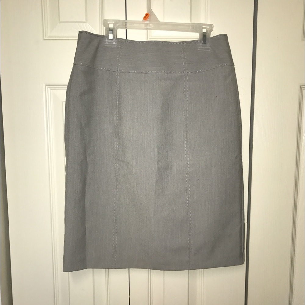 Knee length dress skirt in grey