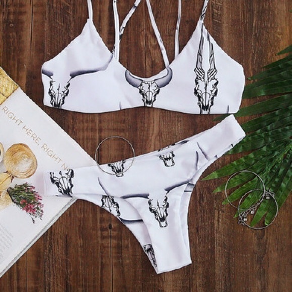 Other - NEW Trendy swim bottom