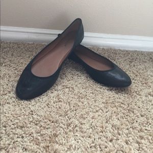 Black ballet flats