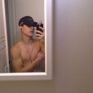 Meet your Posher, Zachary