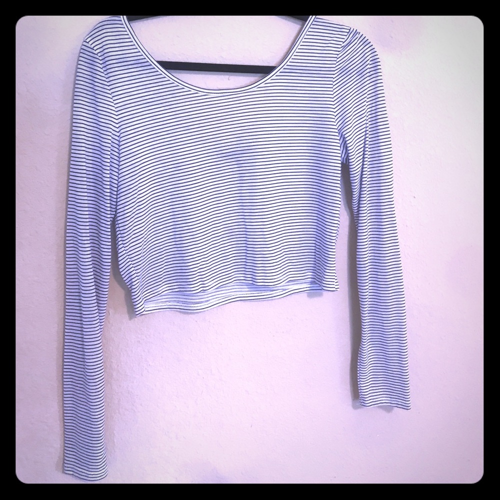 Long sleeve crop top