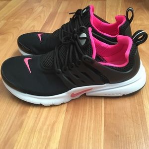 Nike Presto 6Y or 7.5 in womens