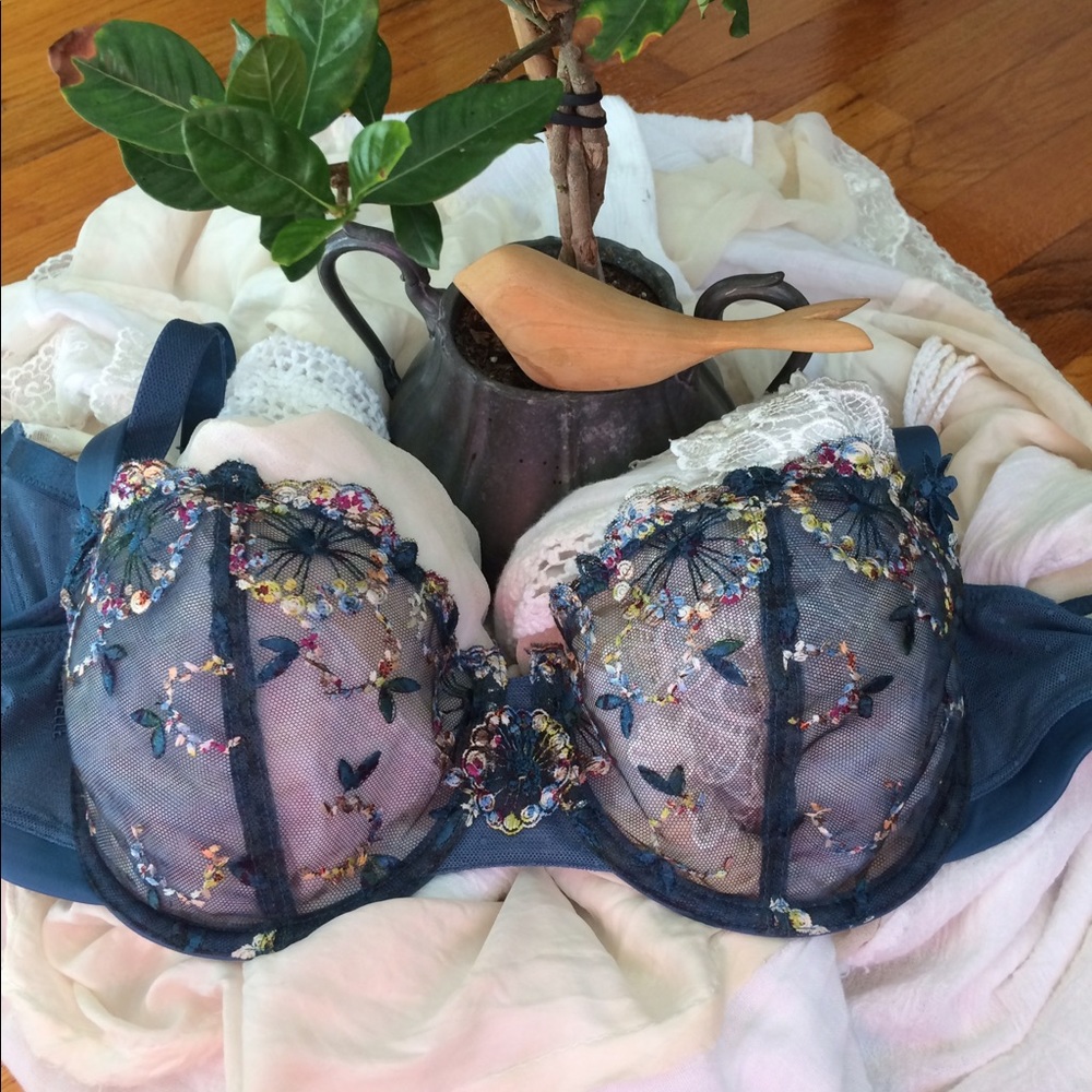 Chantelle bra