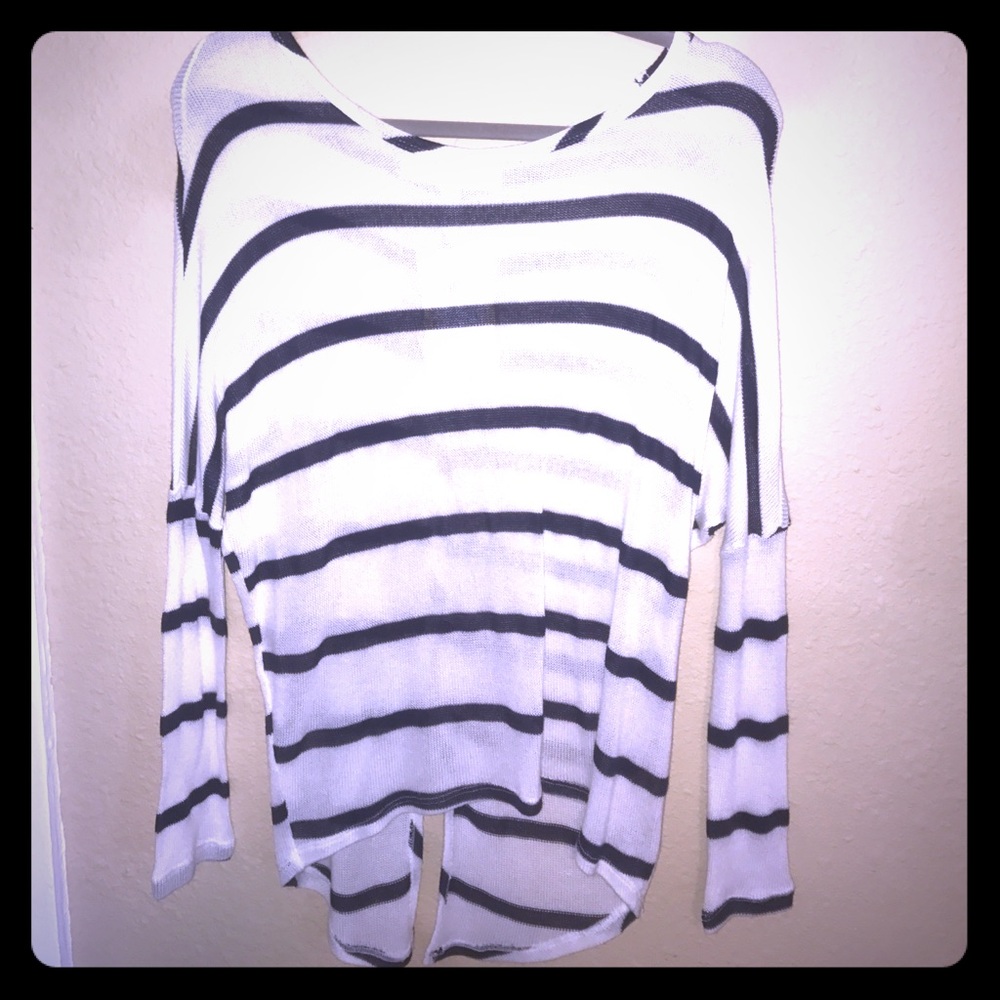 Light/thin long sleeve top