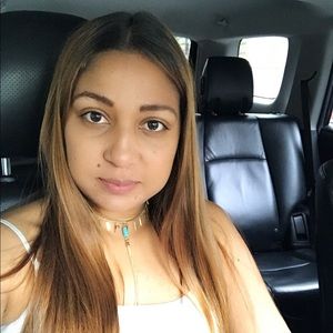 Meet your Posher, Elizabeth