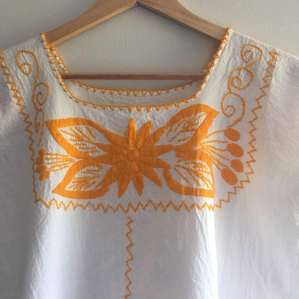 Embroidered top - Picture 2 of 4