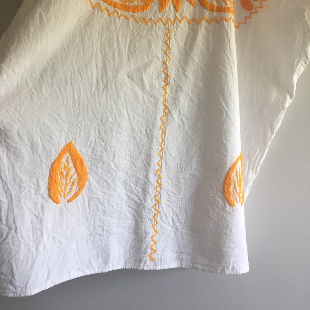 Embroidered top - Picture 3 of 4