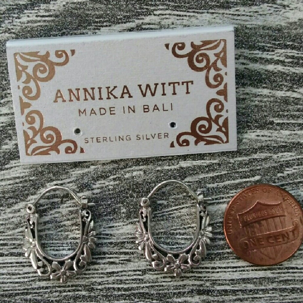 NWT Sterling silver flower hoop earring