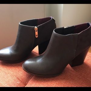 🎈SALE🎈Tommy Hilfiger brown boots