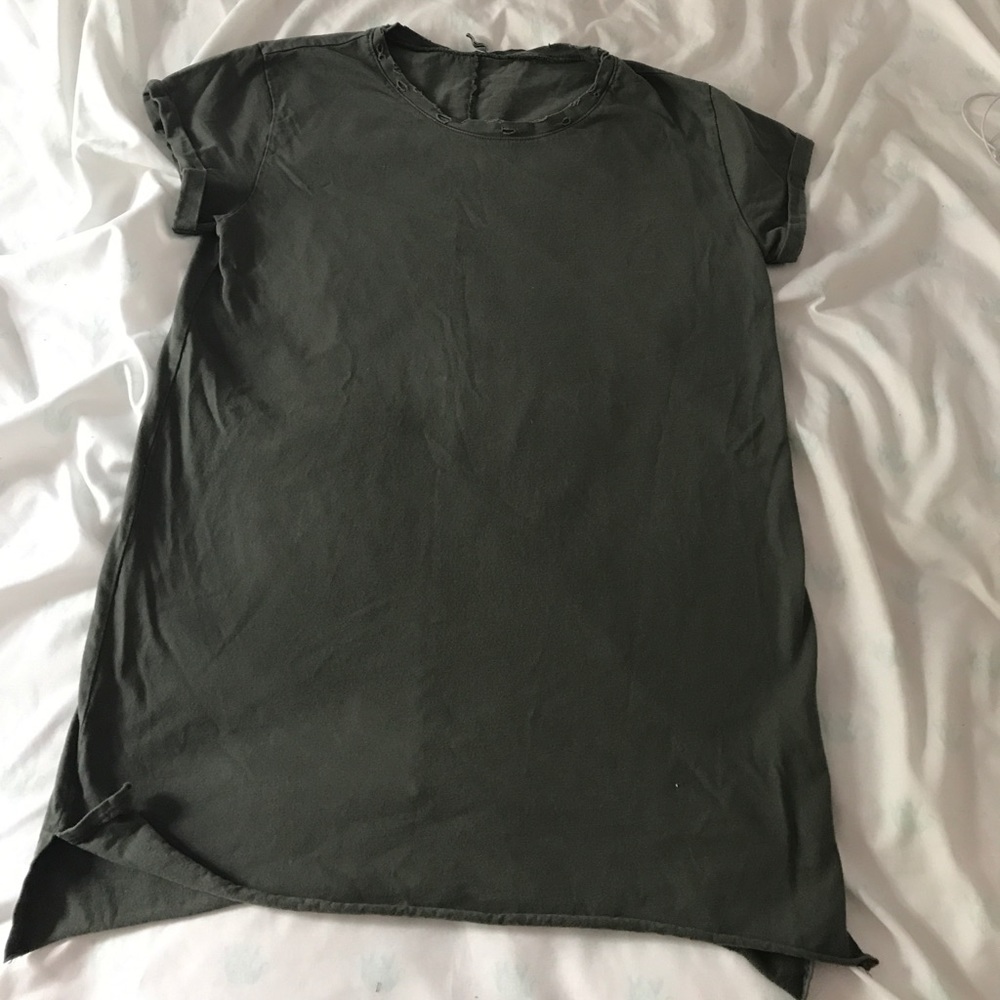 Long Distressed LF Emma & Sam tee