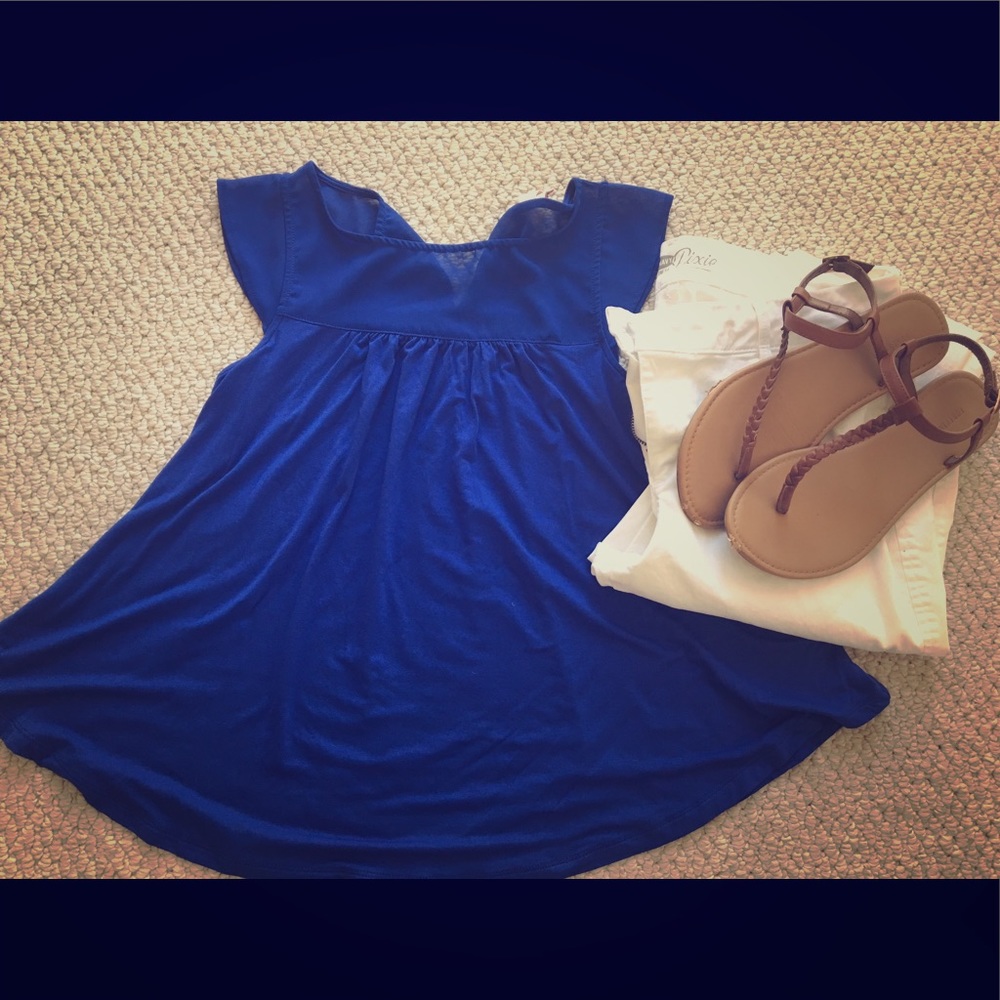 Blue flowy top