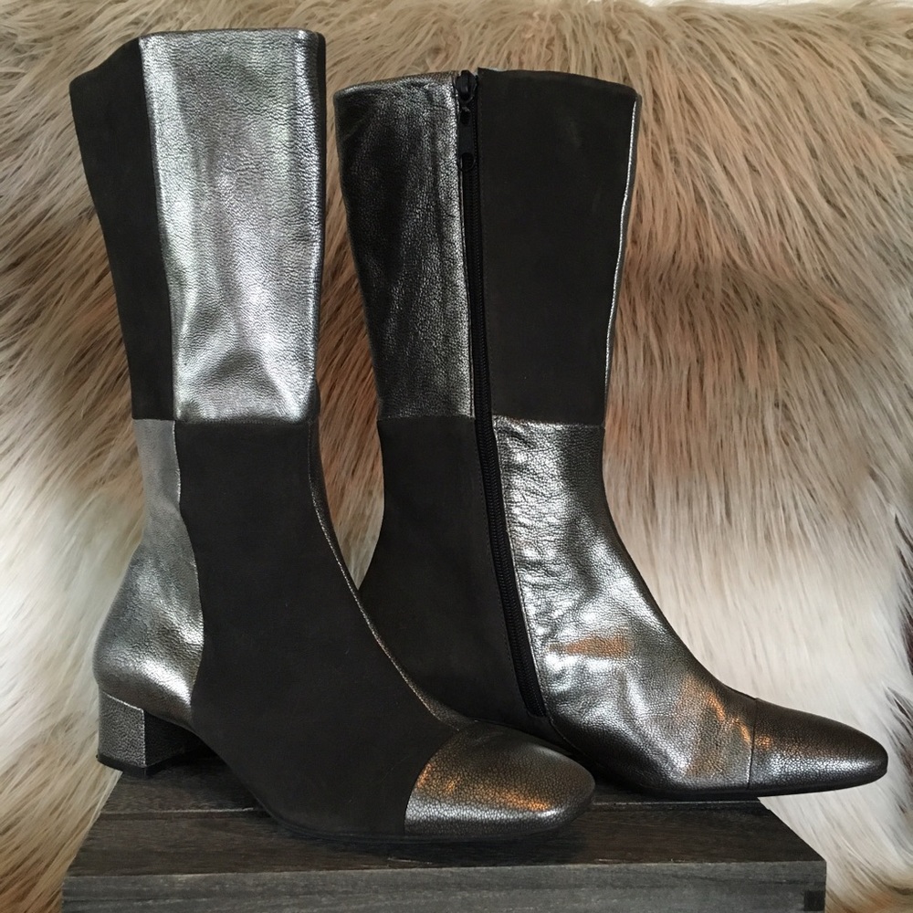 Flashy 60s style leather boots