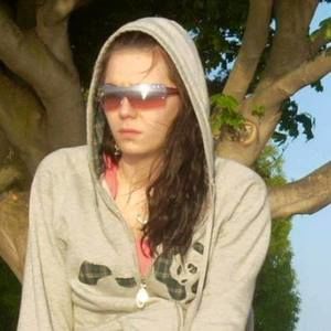 Meet your Posher, Carrie