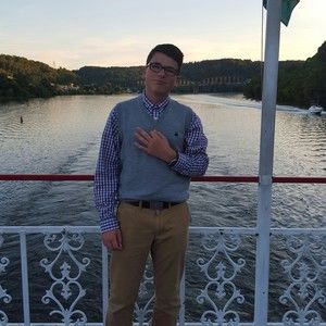 Meet your Posher, Ellis