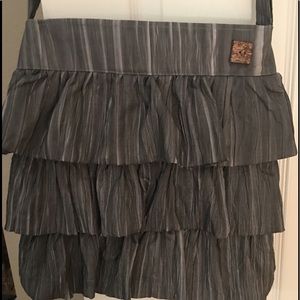 sak saum ruffled bag