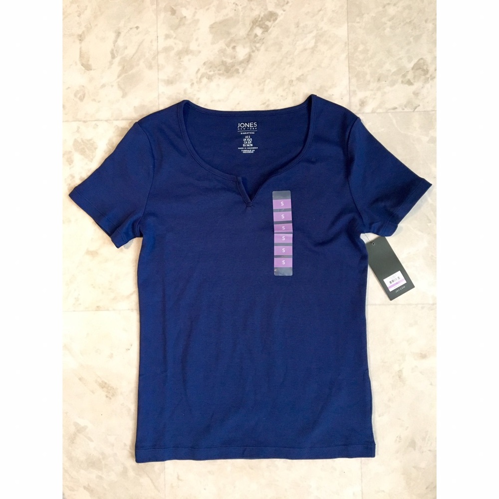 JONES NEW YORK Simple V-Neck