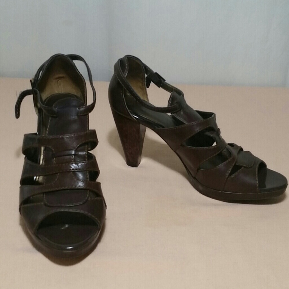 KENNETH COLE Brown Heels Size 7 M - Picture 1 of 6