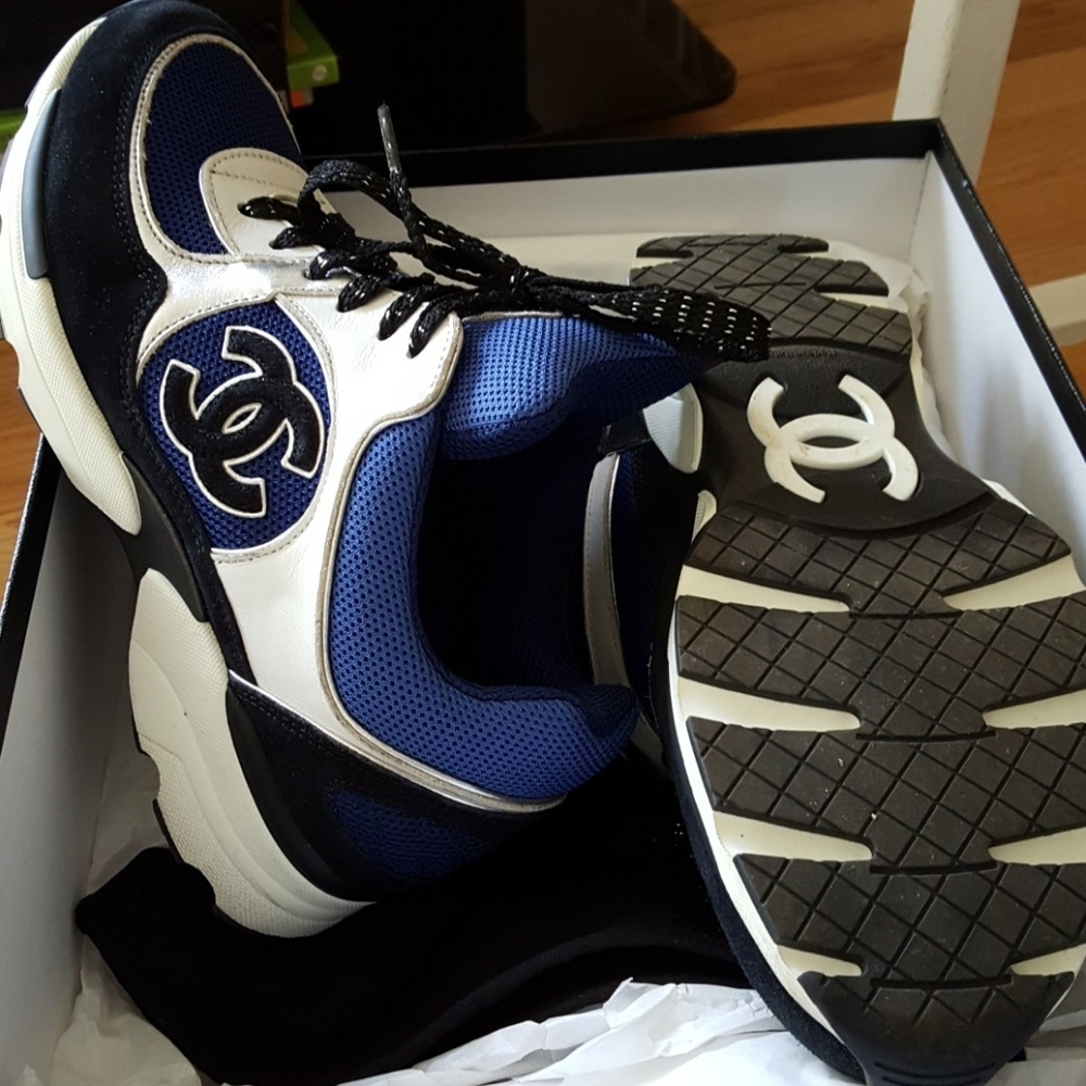 CHANEL  SNEAKERS (AUTHENTIC)