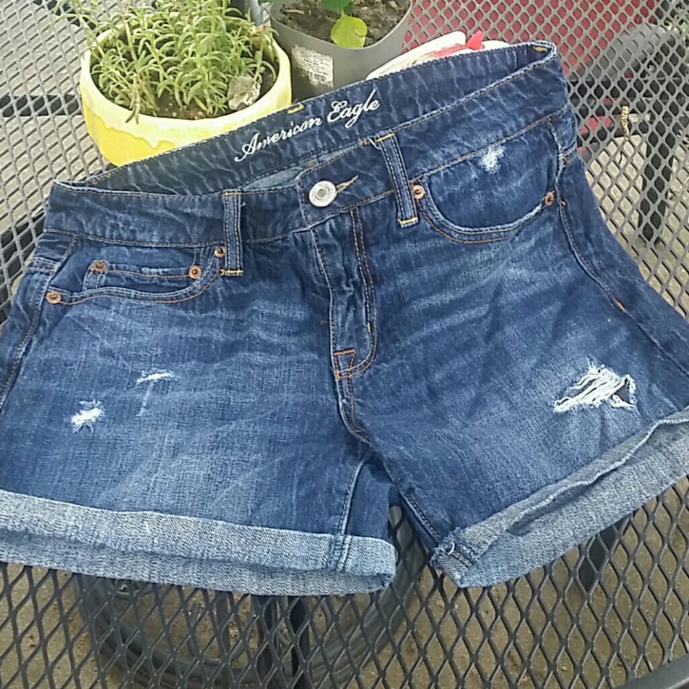 American Eagle size 4 midi short