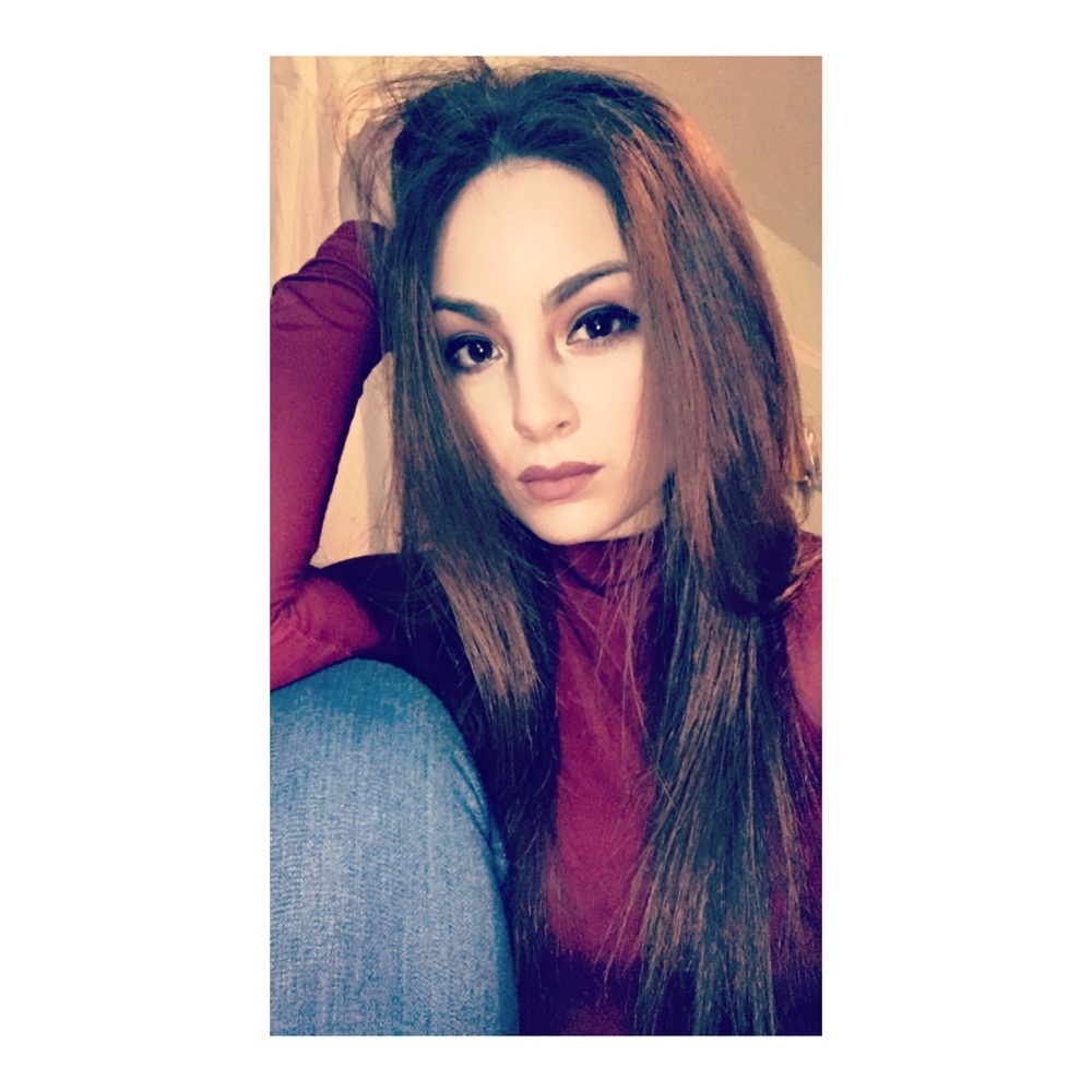 Meet your Posher, Yaneli