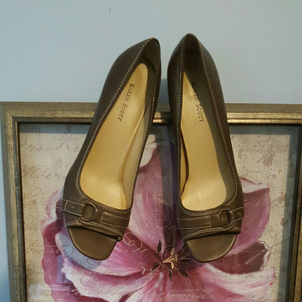 81/2 M Karen Scott Womens Shoes