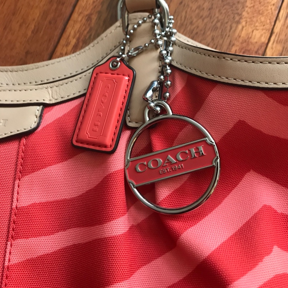 Authentic Coach purse - Picture 3 of 4