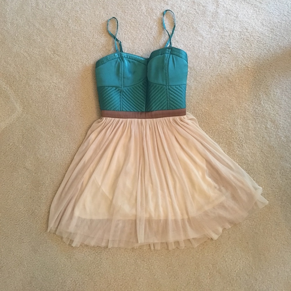 NWOT. Blue and tan dress