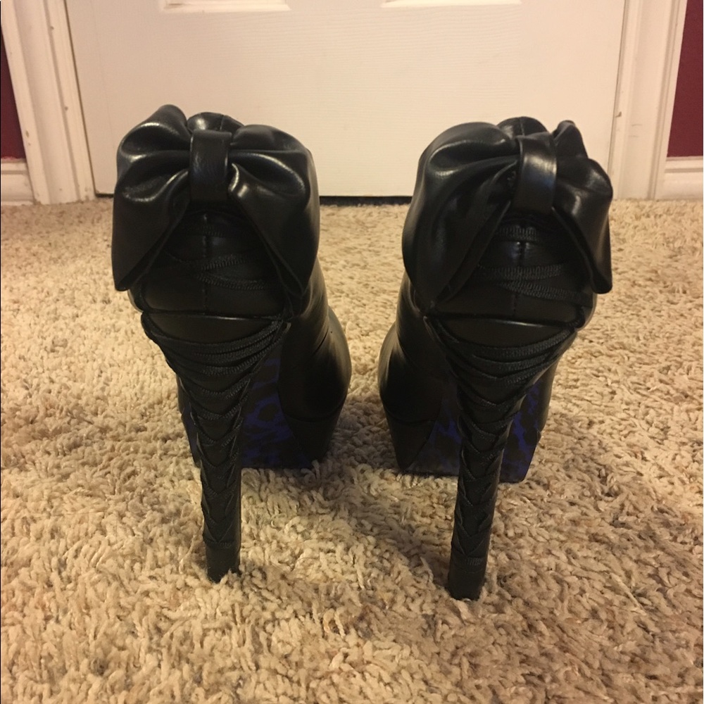 Betseyville platform pumps