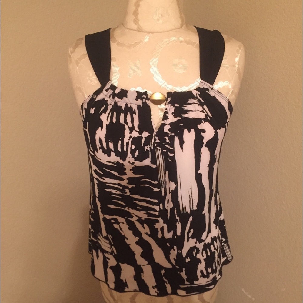 Sleeveless Black and White Top