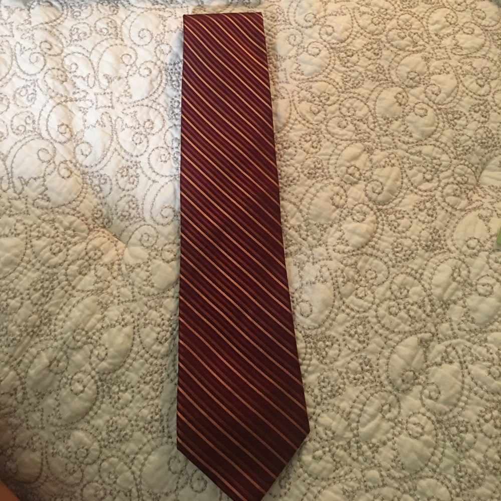 Access men's tie