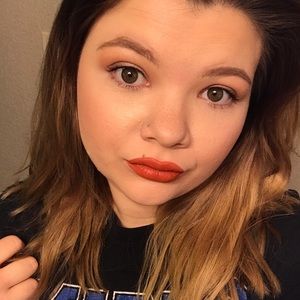 Meet your Posher, Alexis