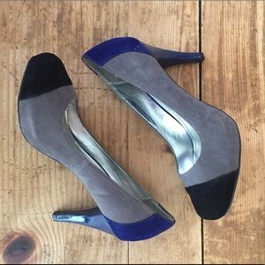 Color blocked suede heels