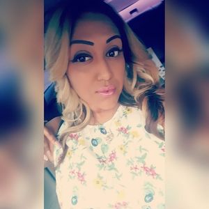 Meet your Posher, Gloria