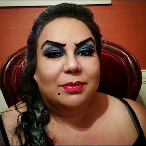 Meet your Posher, Jona