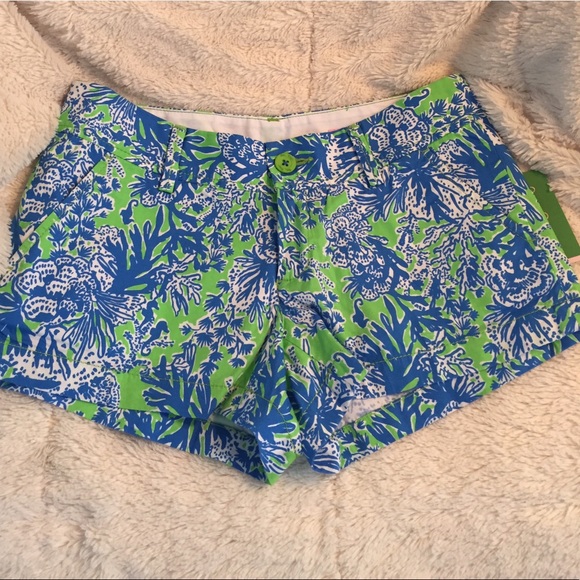 Lilly Pulitzer Walsh Short Biggest Fan Print - Picture 5 of 5