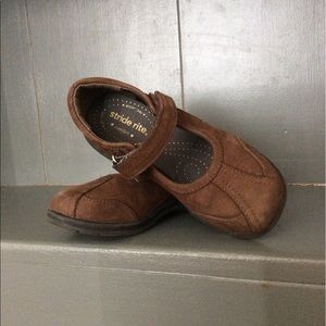 Brown stride rite Mary Jane shoes size 9