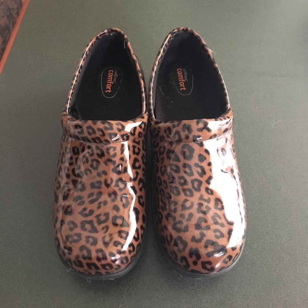 Clogs