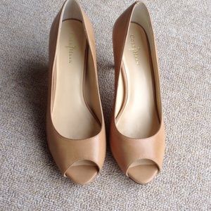 Gorgeous neutral color shoes