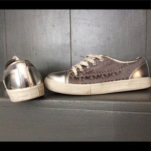 Silver Michael Michael kors child shoes size 1